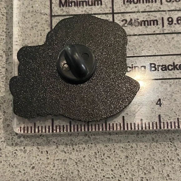 Mrs. Doubtfire Enamel Pin - Picture 3 of 5